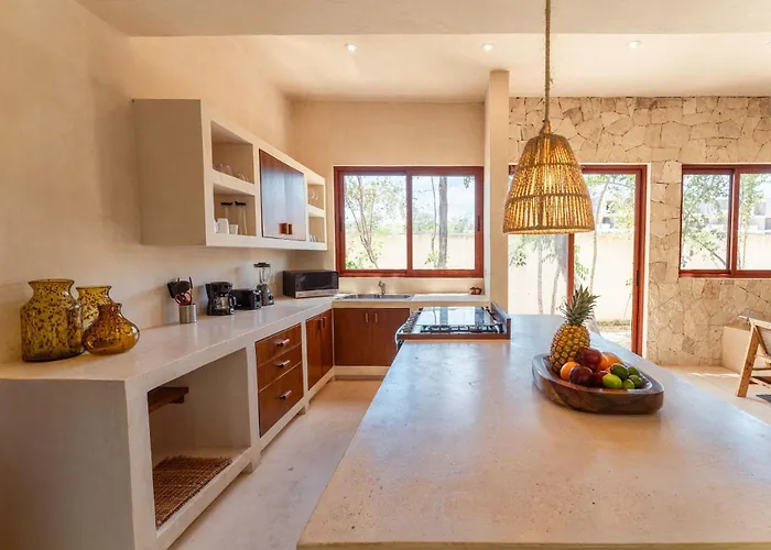 Modern Ground-level 3br Retreat With Private Pool Holiday home