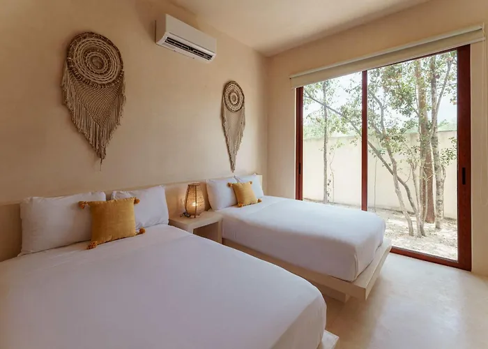 Modern Ground-level 3br Retreat With Private Pool Holiday home