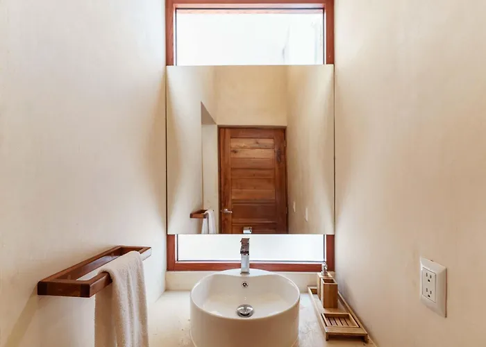 Holiday home Modern Ground-level 3br Retreat With Private Pool