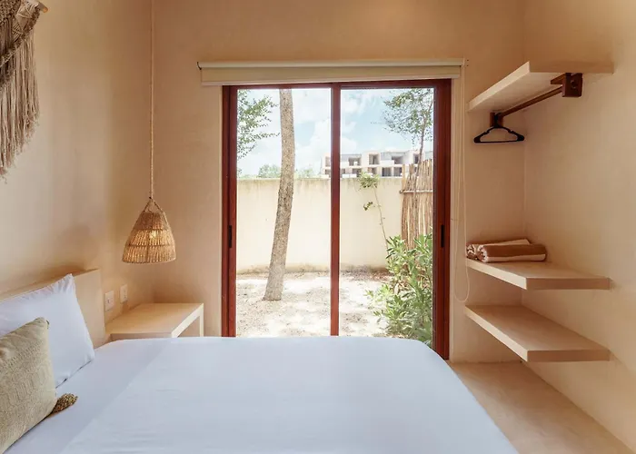 Modern Ground-level 3br Retreat With Private Pool *