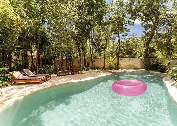 Modern Ground-level 3br Retreat With Private Pool Holiday home