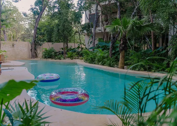 Modern Ground-level 3br Retreat With Private Pool Holiday home